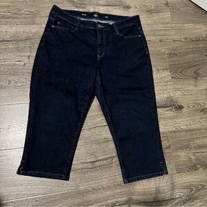St. John’s Bay Women’s Capri Jeans 16W Dark Wash Stretch Denim 20.5” Inseam